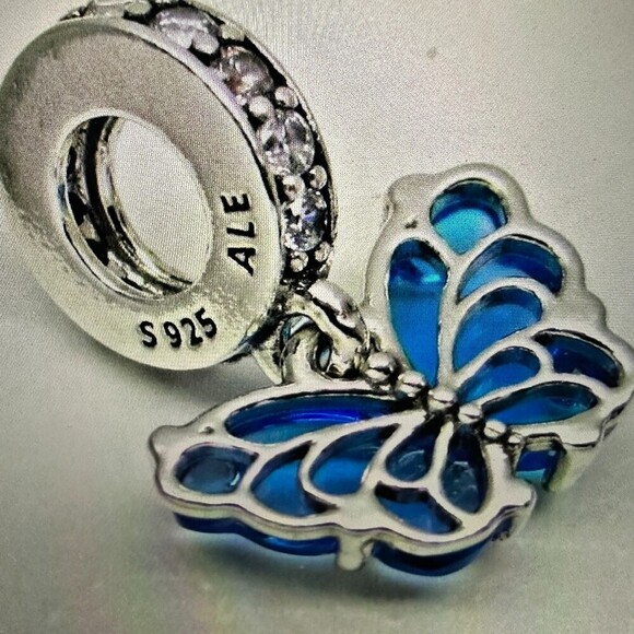 Authentic Pandora, Blue Murano Glass Butterfly Dangle Charm #792698C01 - Picture 1 of 4